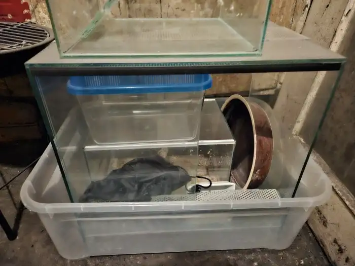 čisté bez dekorace Š:40 H:30 V:40 - cena 500,-
