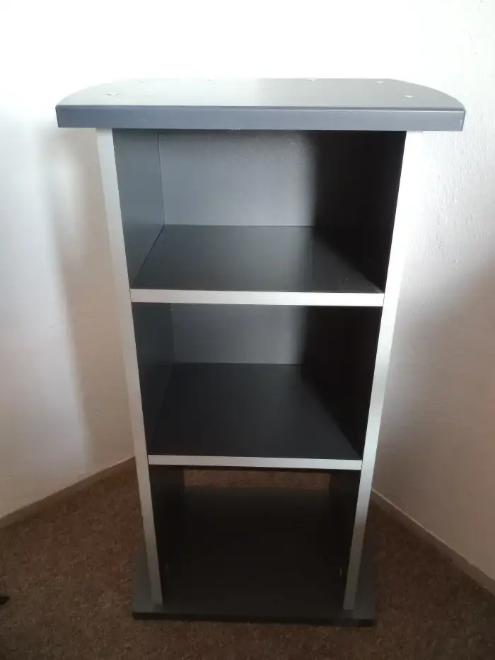 Stolek pod akvárium