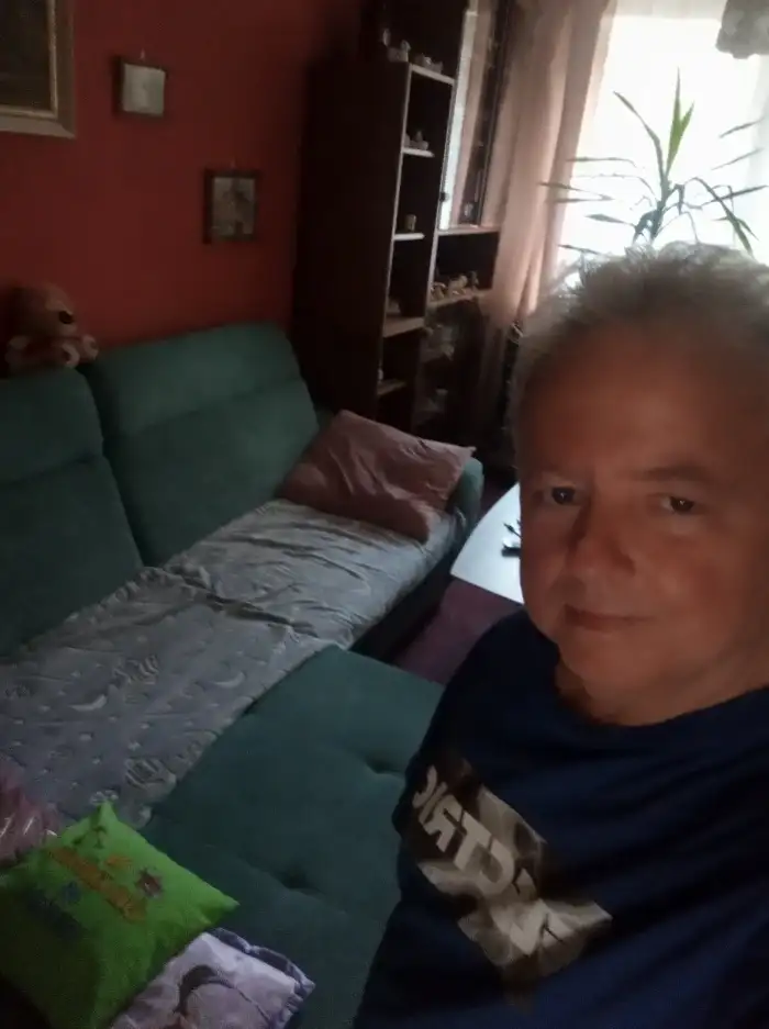 Tady sedávám bez tebe