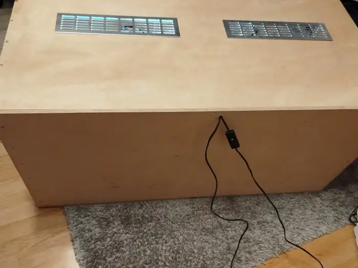 Skrytý vývod kabelů