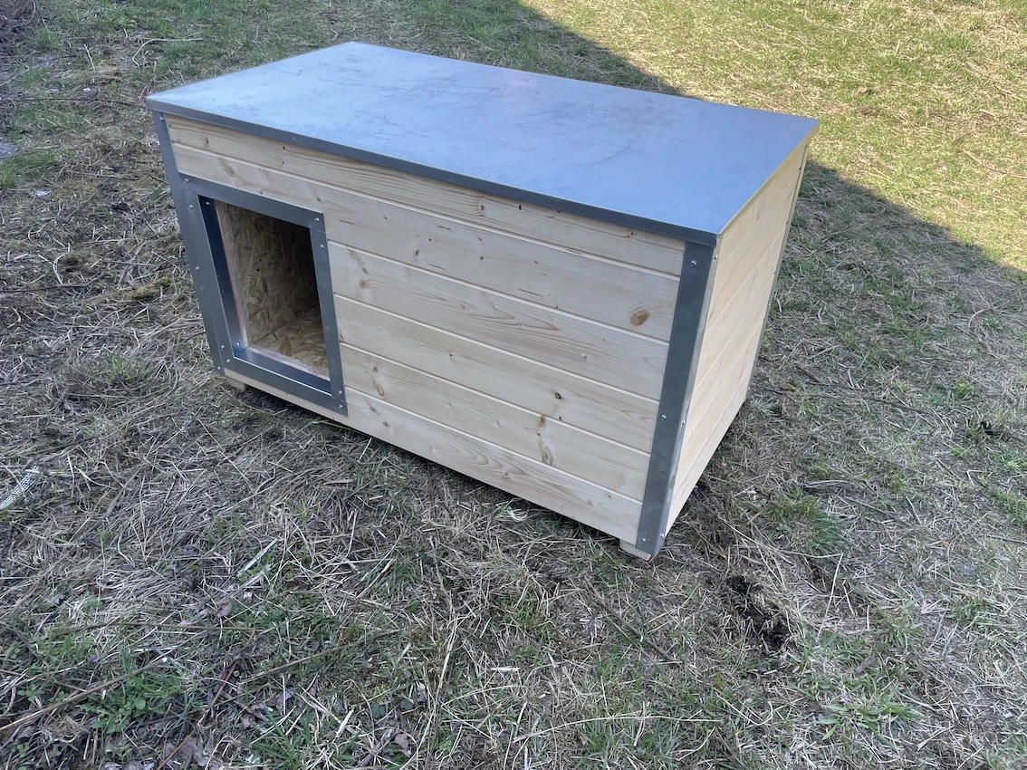 Zateplená psí bouda