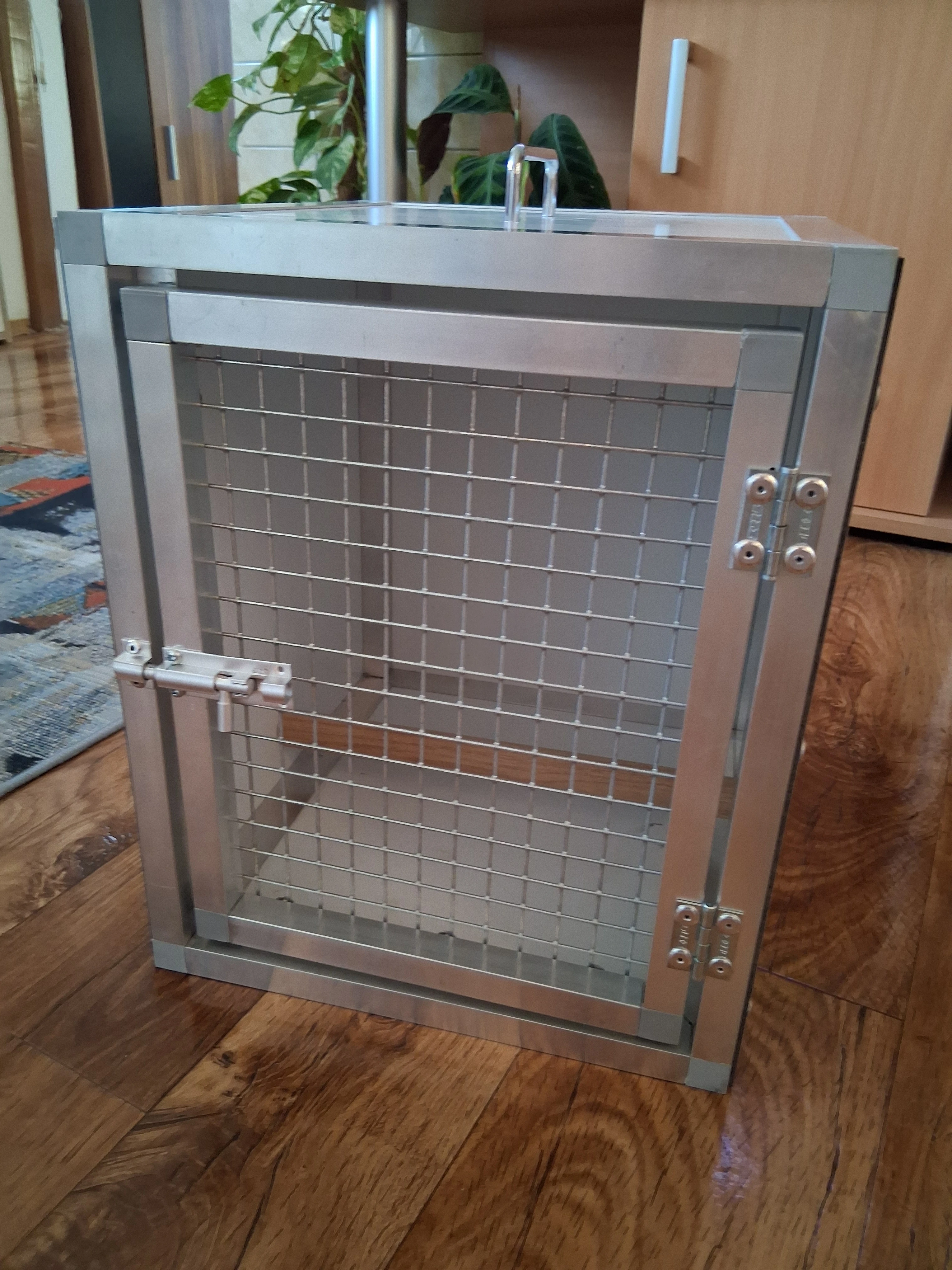 Přepravka pro exotické ptactvo