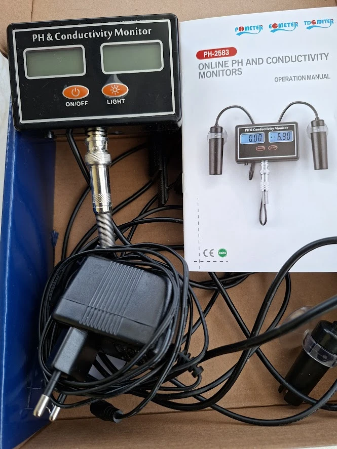 Elektronický TDS a pH metr