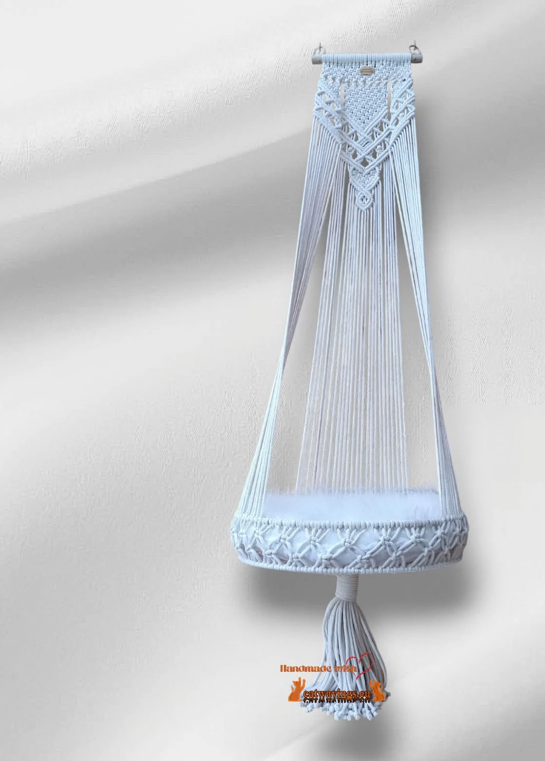 Makramé pelíšek k zavěšení na zeď