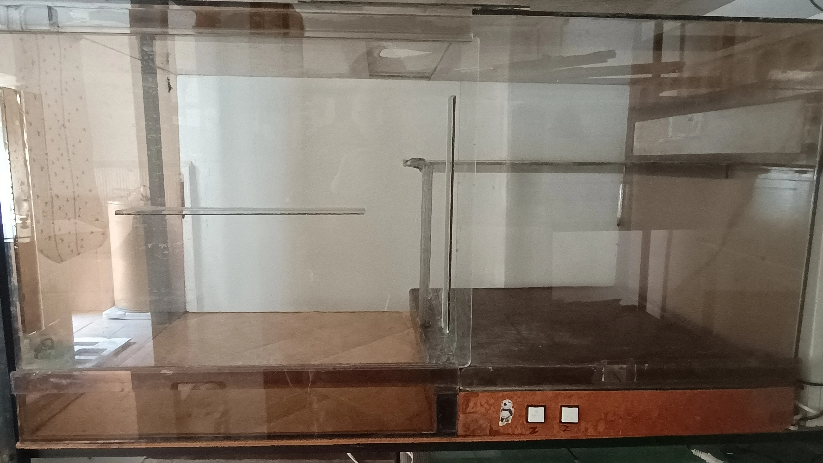 Prodám terárium š - 110, h - 60, v - 61 cm s vytápěním