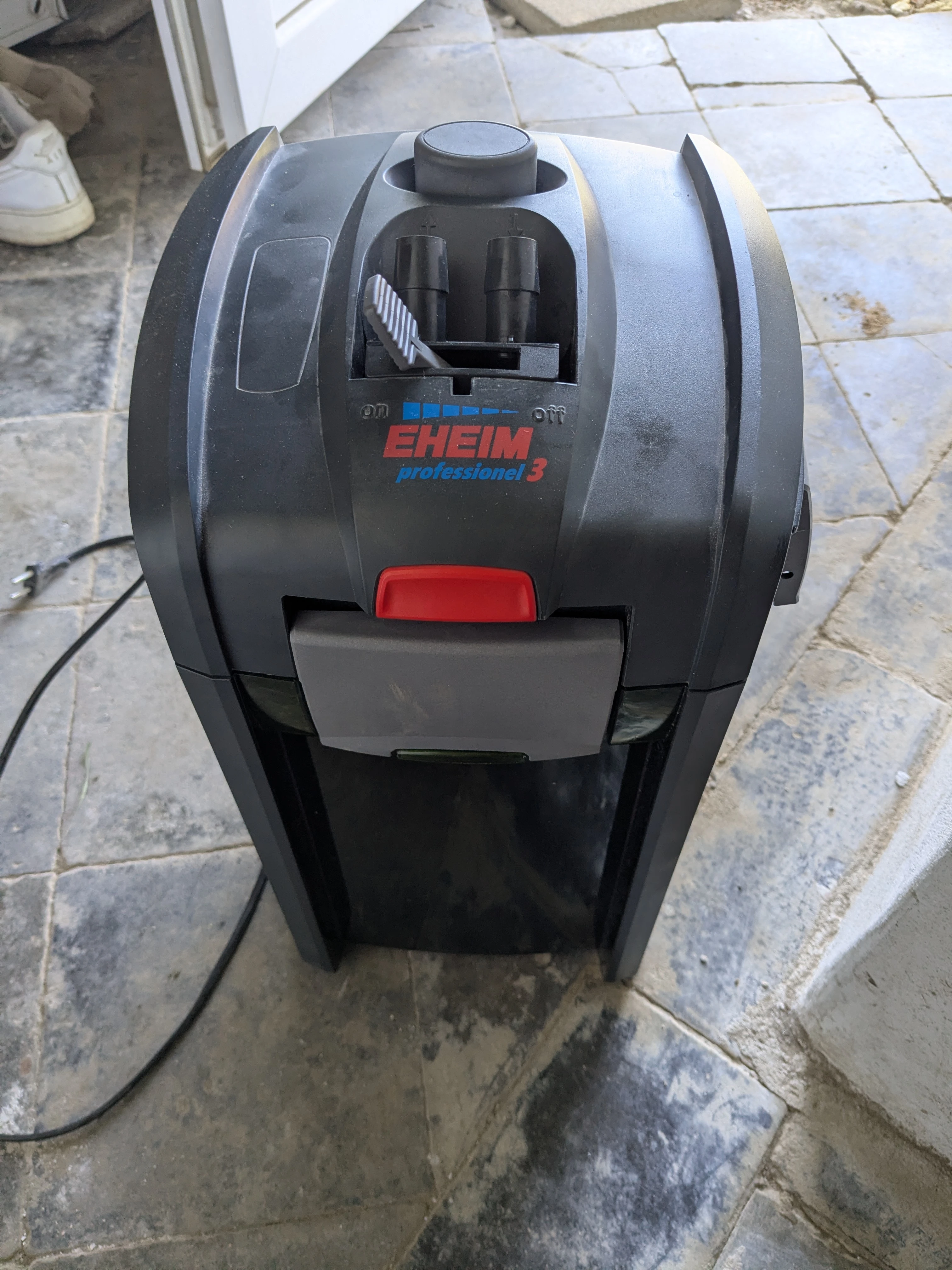 Filtr Eheim pro akvária 350 litrů.