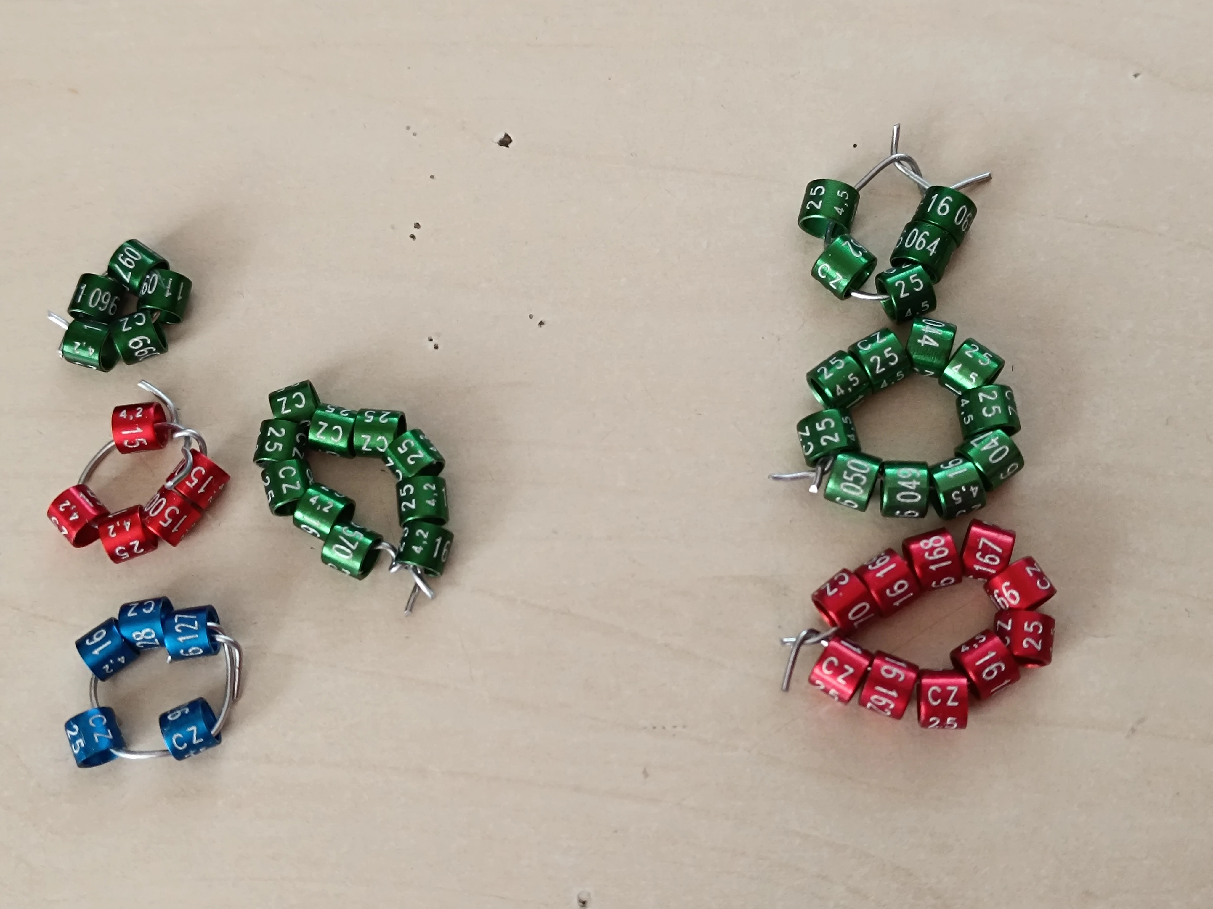 Kroužky na andulky vel. "4,2" a "4,5