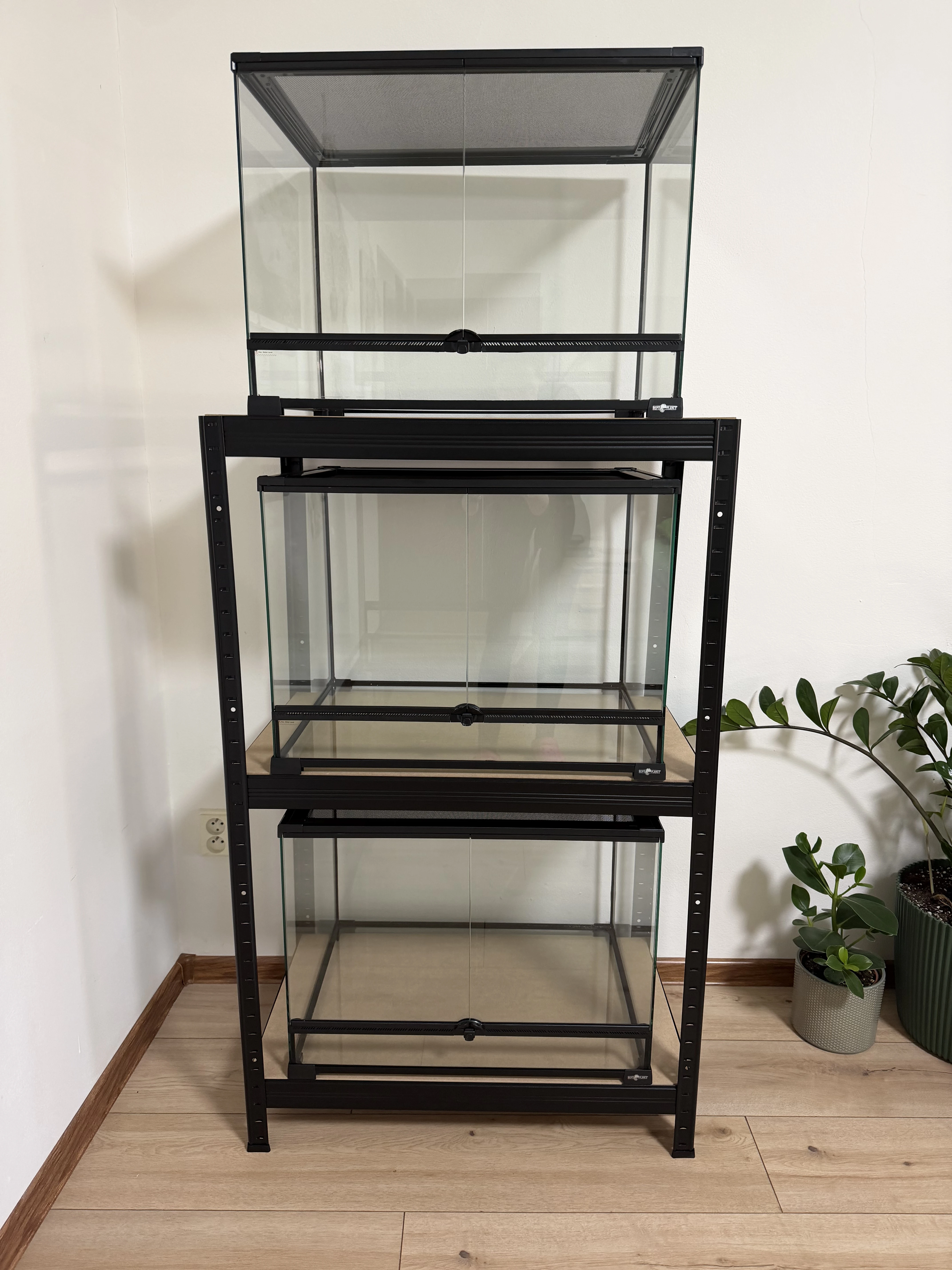 Terarijni stena - regal a 3x terarium Repti planet