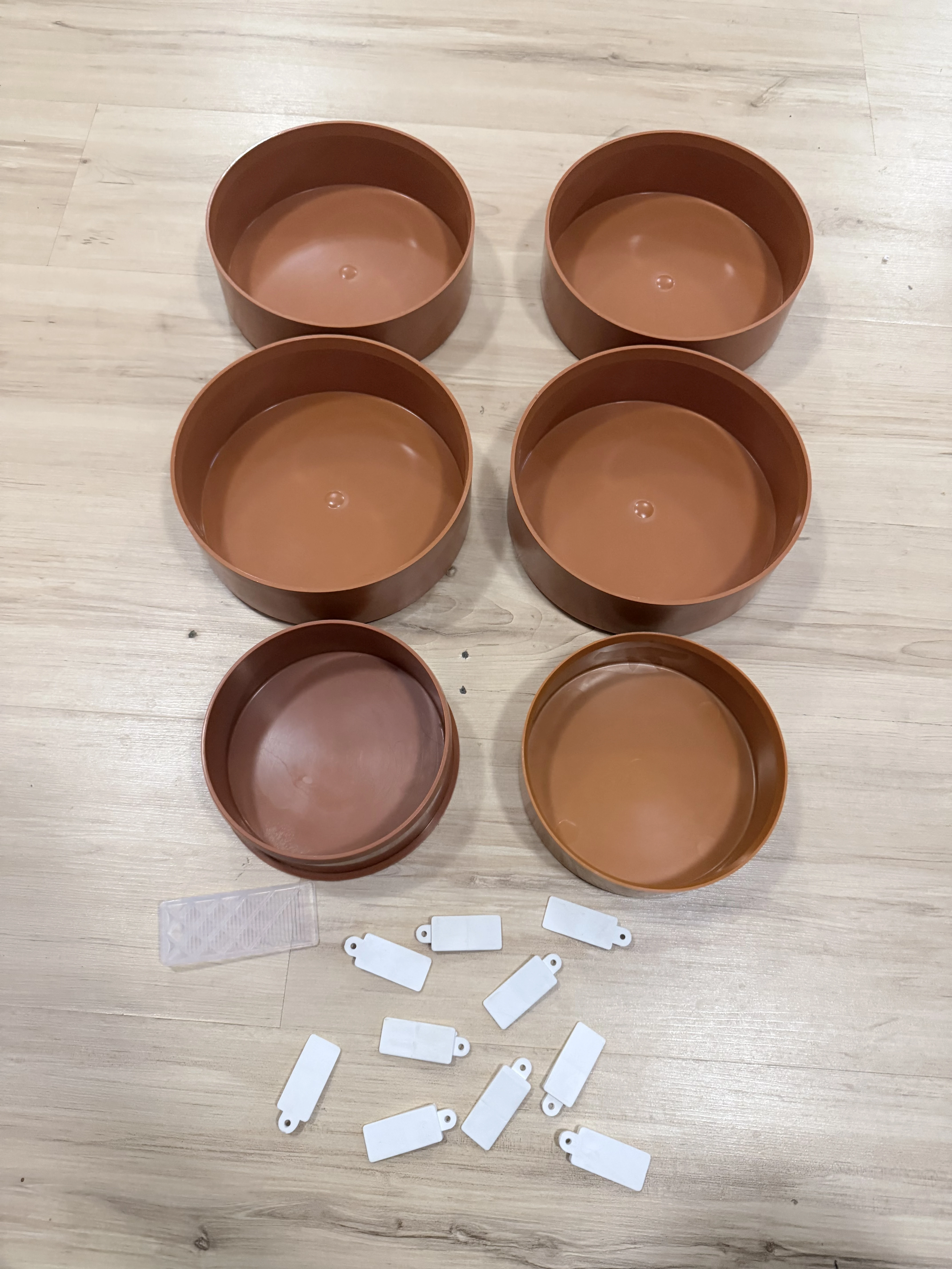 Tararijni potreby misky, zamky na teraria