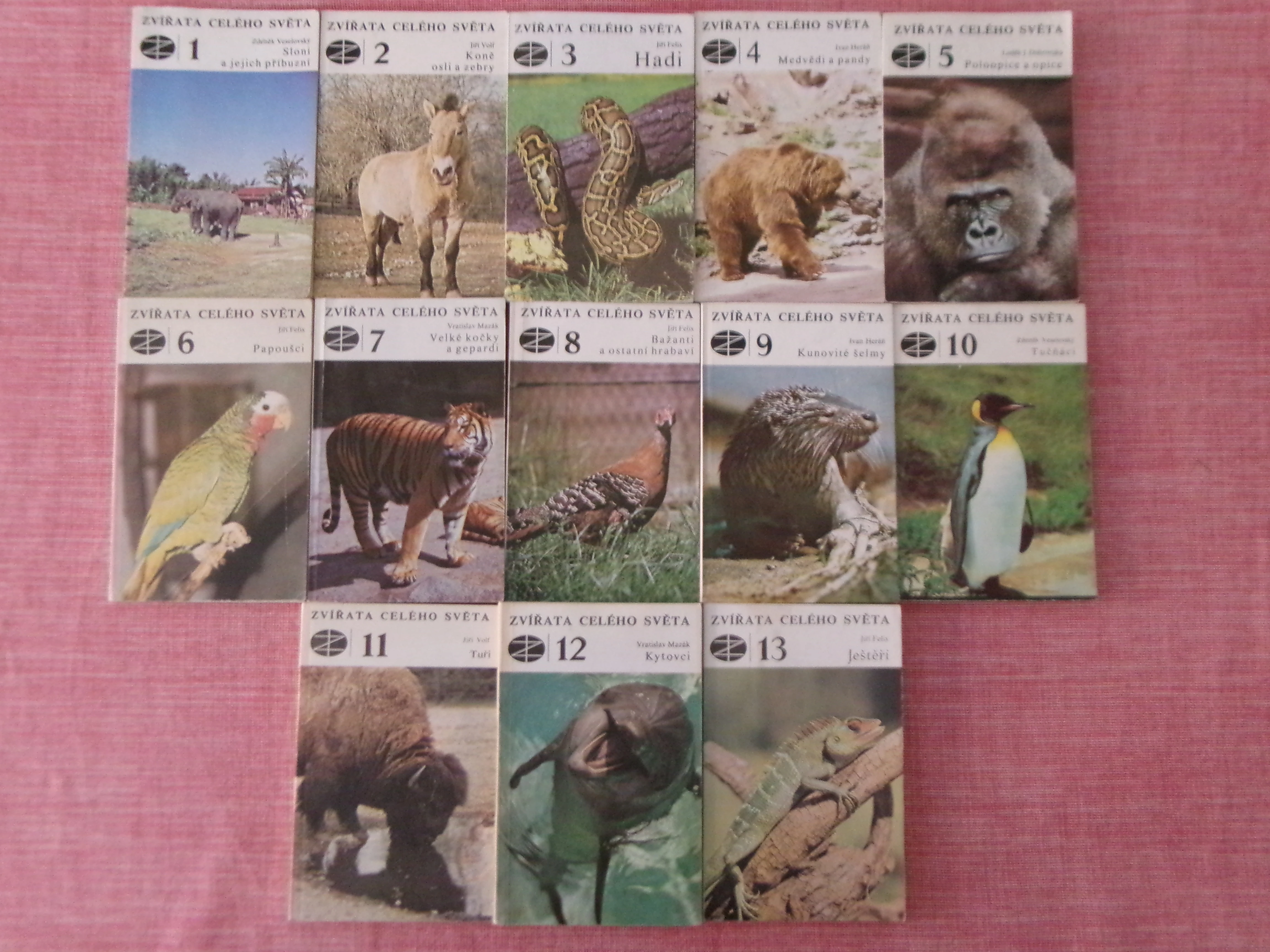 Zvířata celého světa 1-13 - komplet.