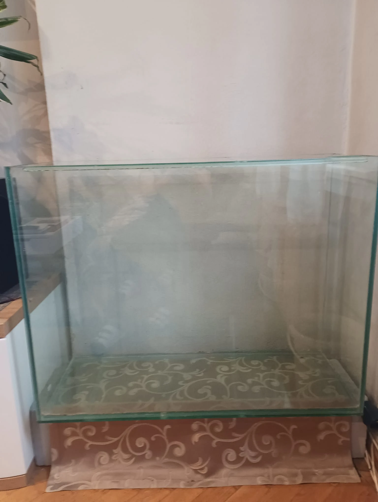 Prodám akvárium 220l