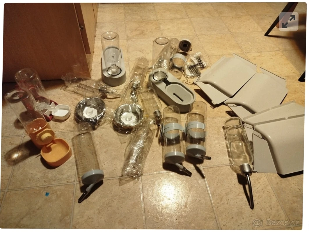 Napáječky, misky,ohrádky...