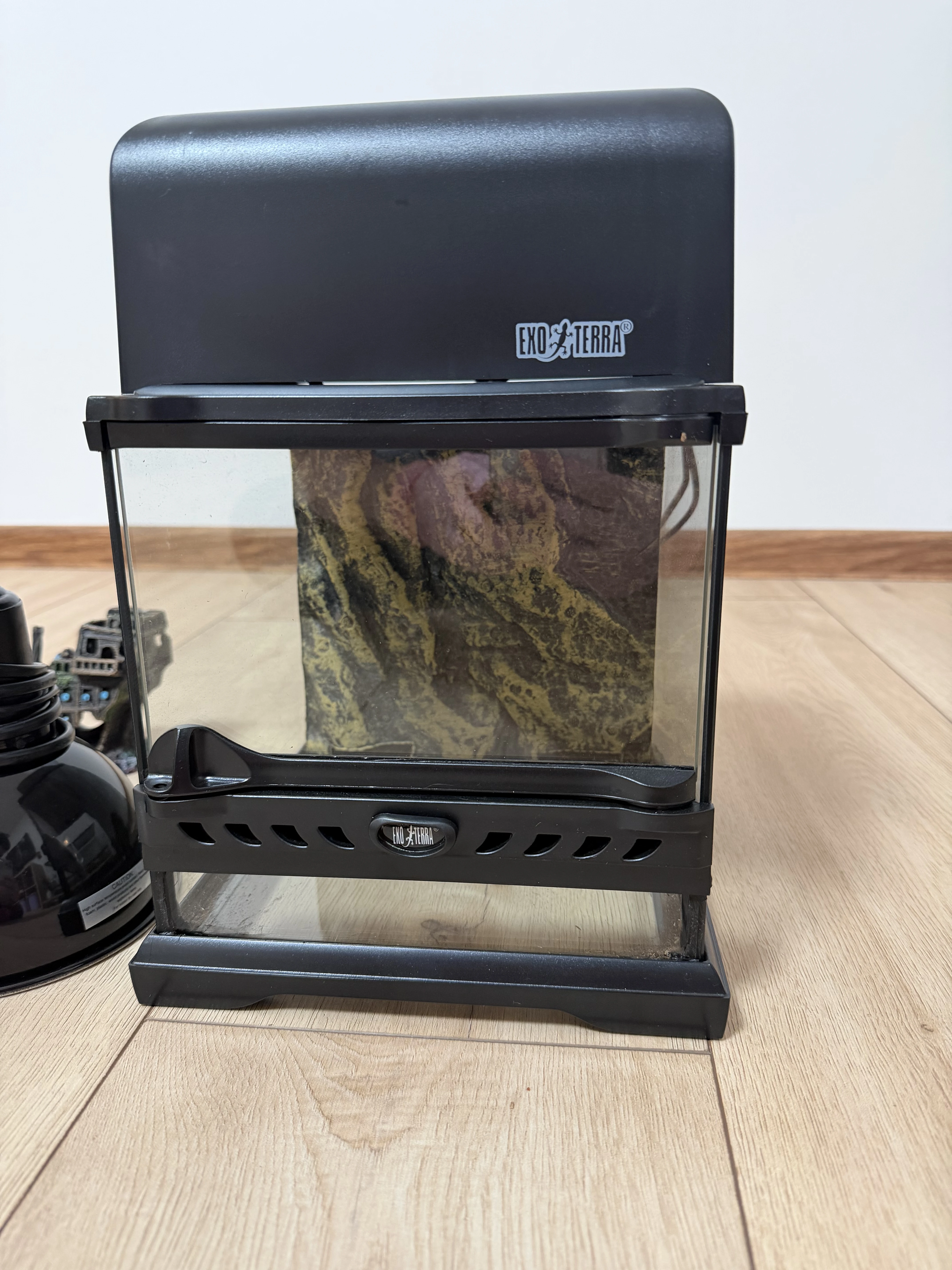 Terarium exo terra  osvetleni