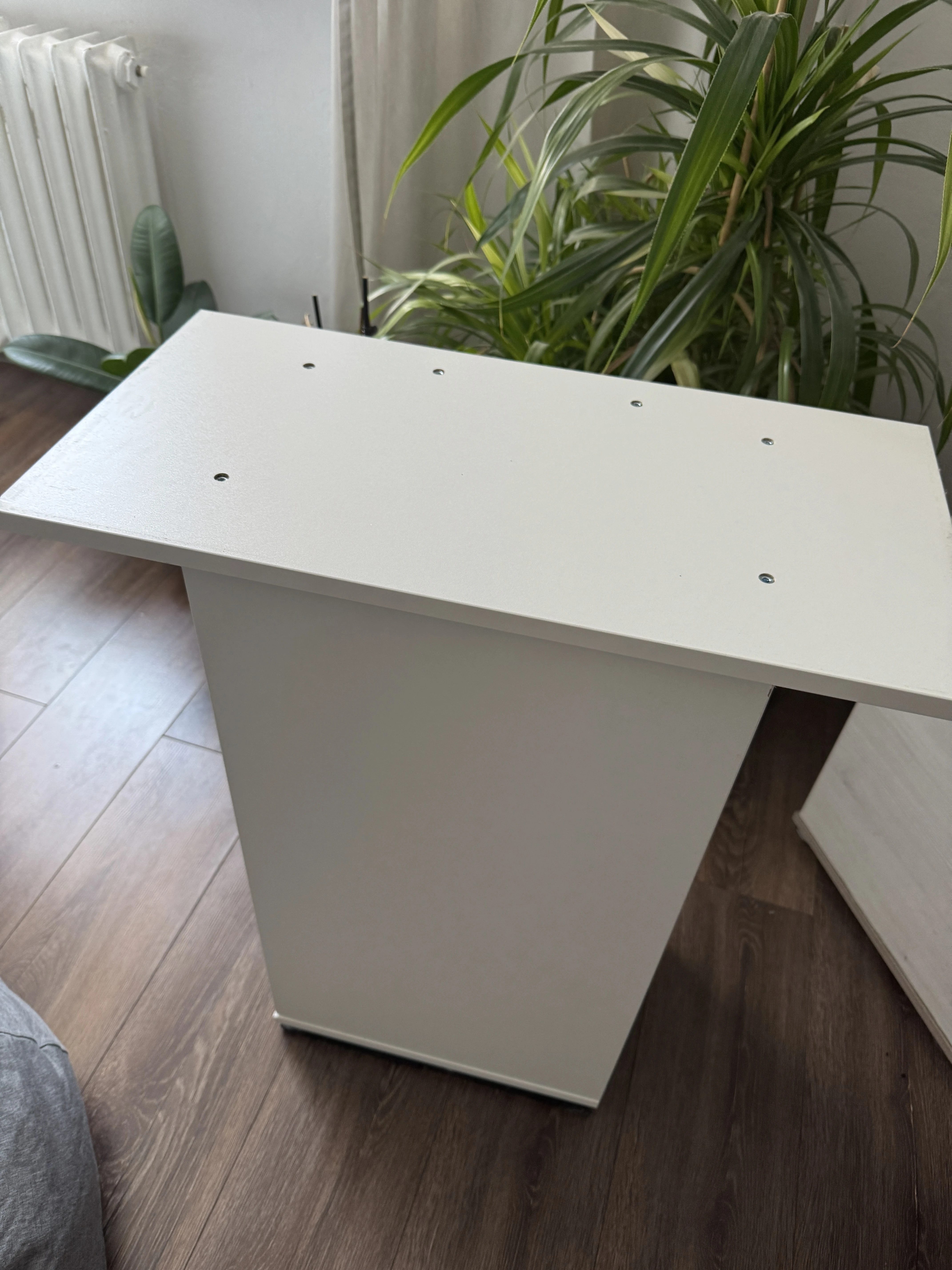 Skříňka pod akvarium