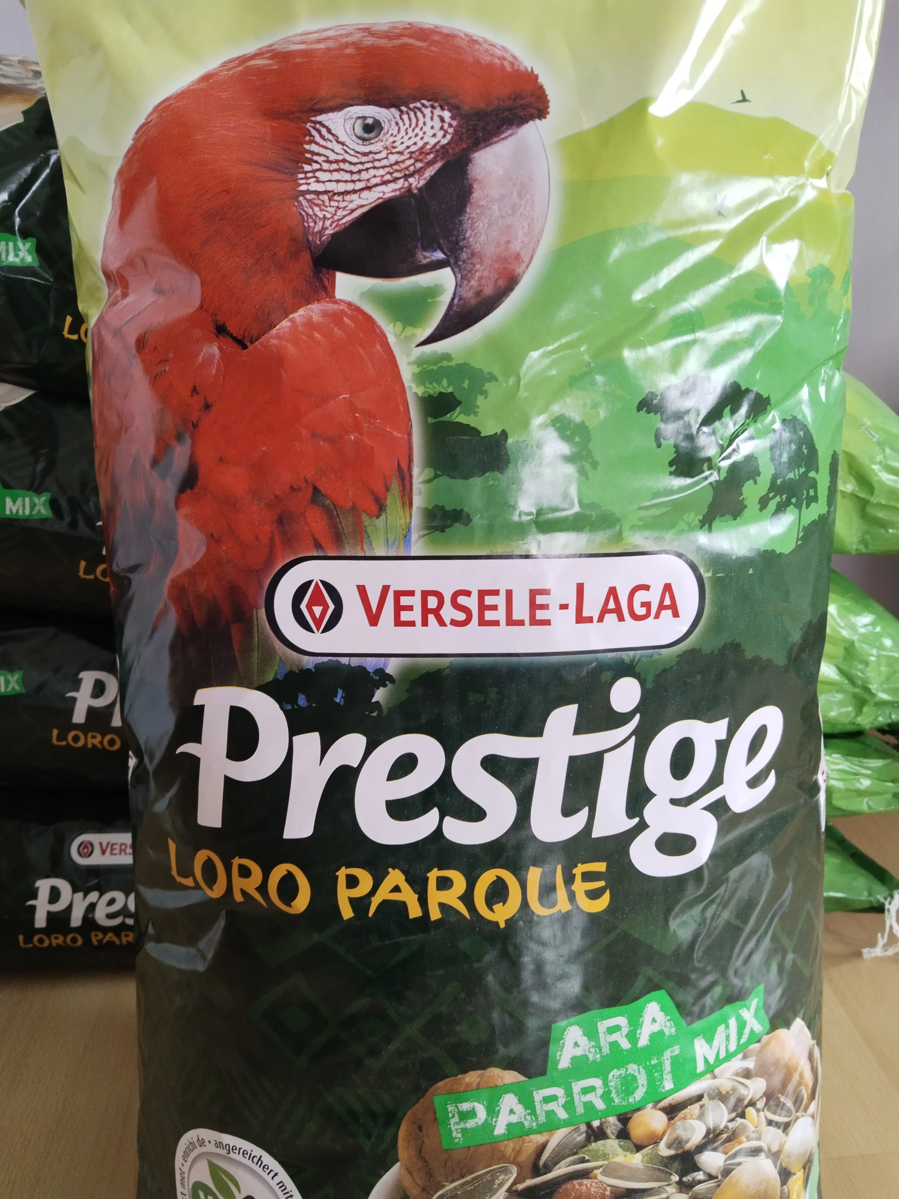 Krmná směs Versele-Laga pro Ary, Ararauna, ad...