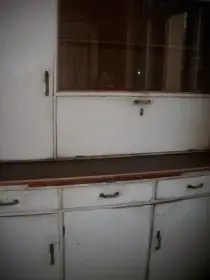 Kredenc a sekretář
