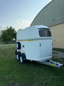 Přepravník pro 2 koně