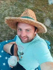 Hledá se parťačka