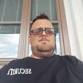 Hledá se tu žena na společné bydlení