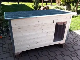 Zateplená psí bouda s krytinou, Sundávací zástěna, 4 cm izolace