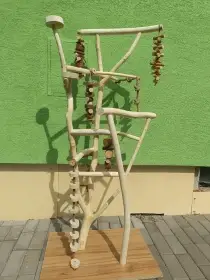 Přírodní stromek pro papoušky