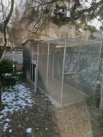 Venkovní voliéra se záletem