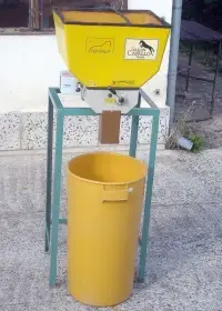 Elektrický mačkač (vločkovač) na obilí např. oves