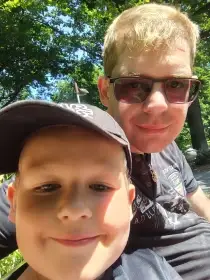 Samota bolí
