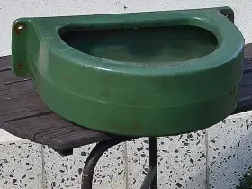 Žlab pro koně 25l - plastový