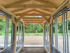 Dávkovaše sena, automatické příkrmiště, dávkovač granulí