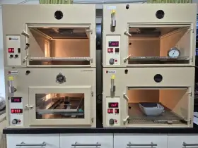 4 x GRUMBACH sestava 1 líheň a 3 inkubátory