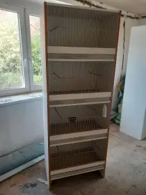 Řadové klece na okrasné ptactvo