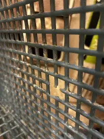 Prohlodané dno, lze nahradit polymerovým tmelem, nebo páskou