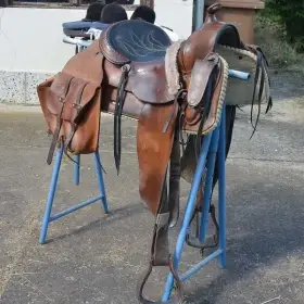 Westernové sedlo (Čištín) s brašnami