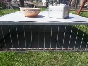 Přepravni klec a hodiny...