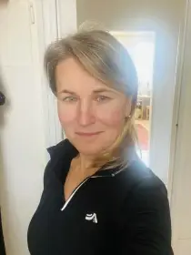 Je mezi vámi myslivec, který by chtěl myslivečku ?