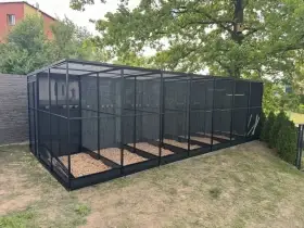 Zakázková výroba klecí a voliér různých rozměrů