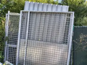 Kvalitní žárově pozinkované díly ke složení kotce